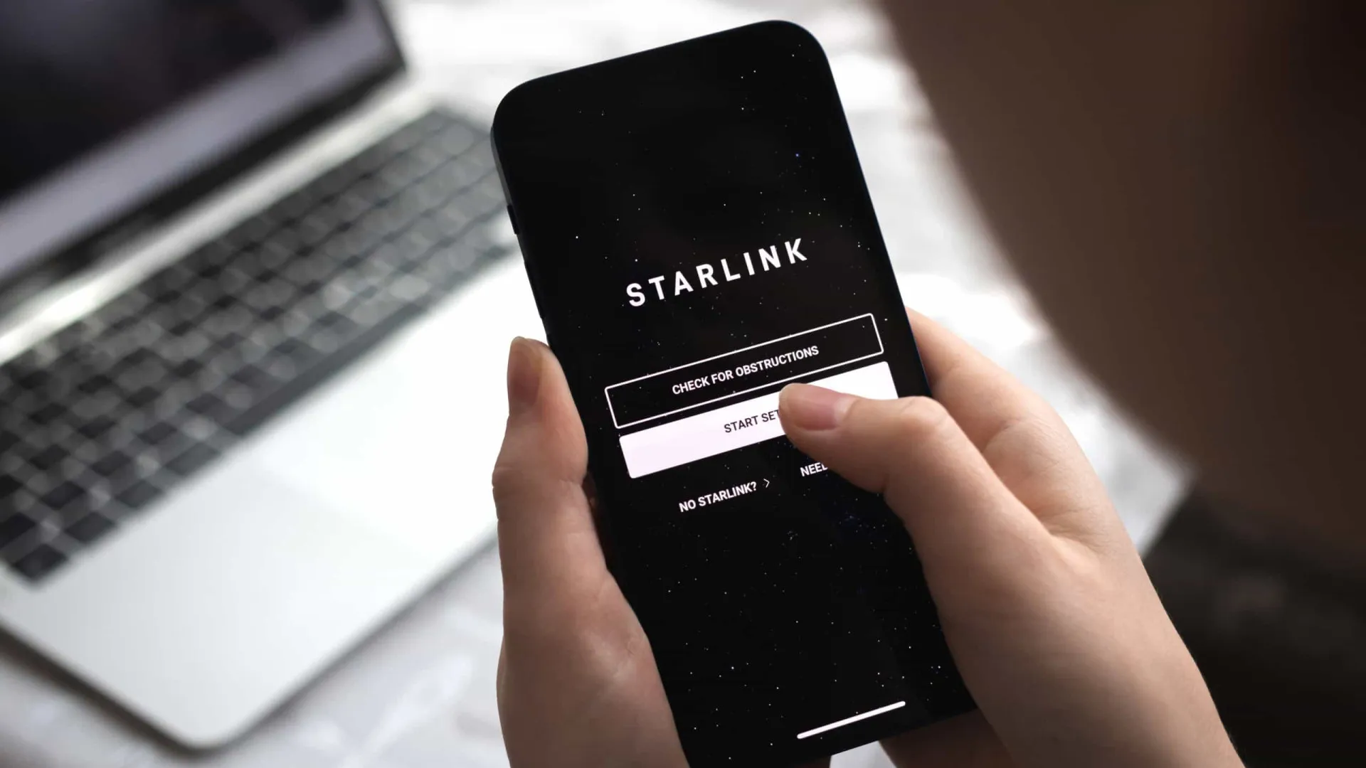 Brasileiros não têm acesso à internet da Starlink para celular, diz Anatel
