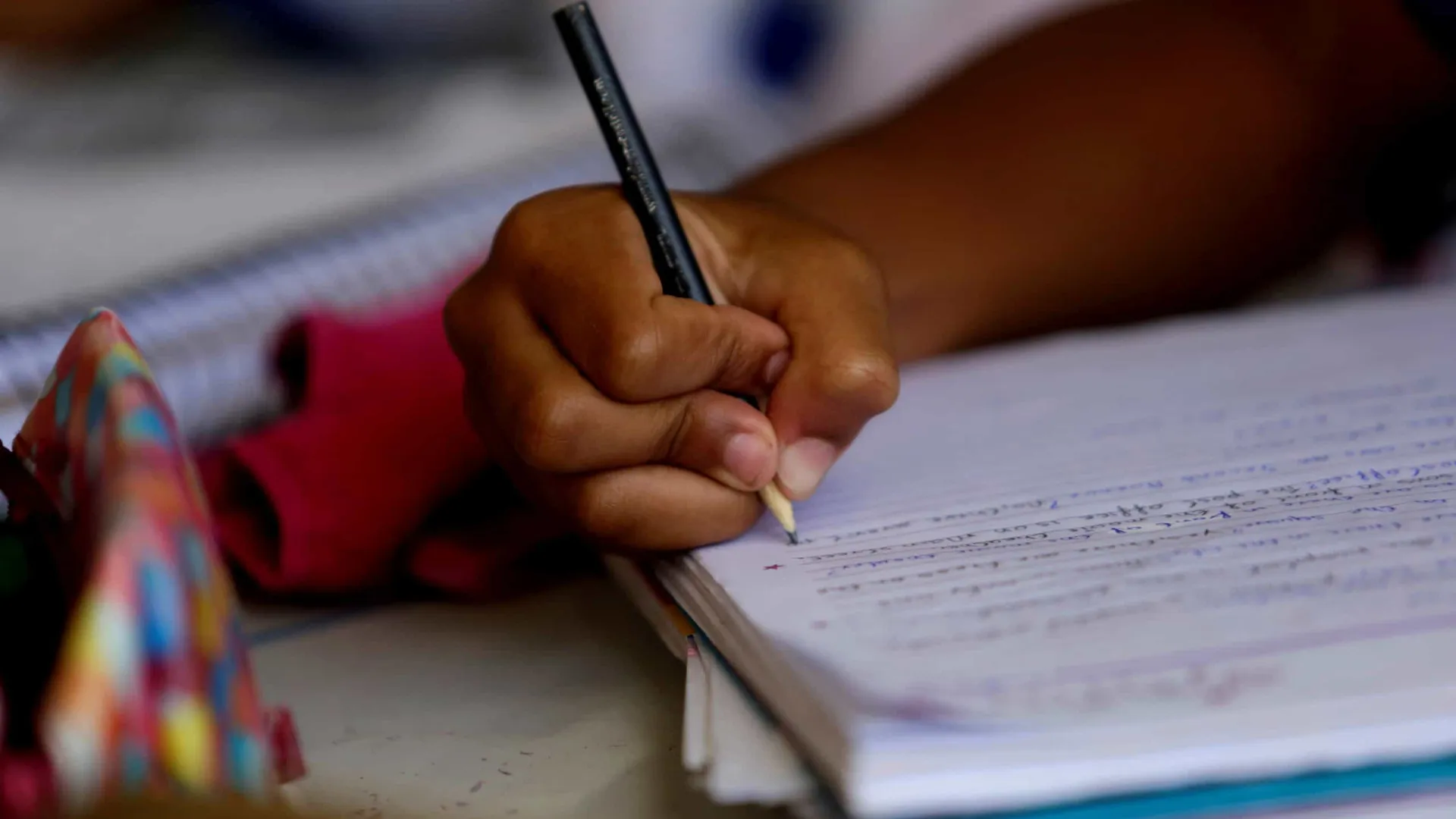 Vagas na área de educação fazem o desemprego ser o menor já registrado