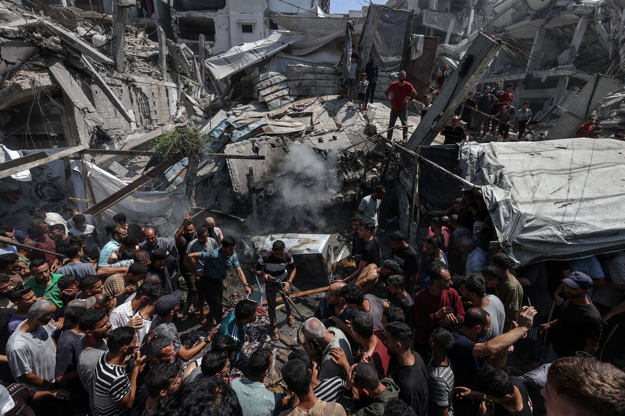 Disparos voltam a matar palestinos em busca de ajuda em Gaza