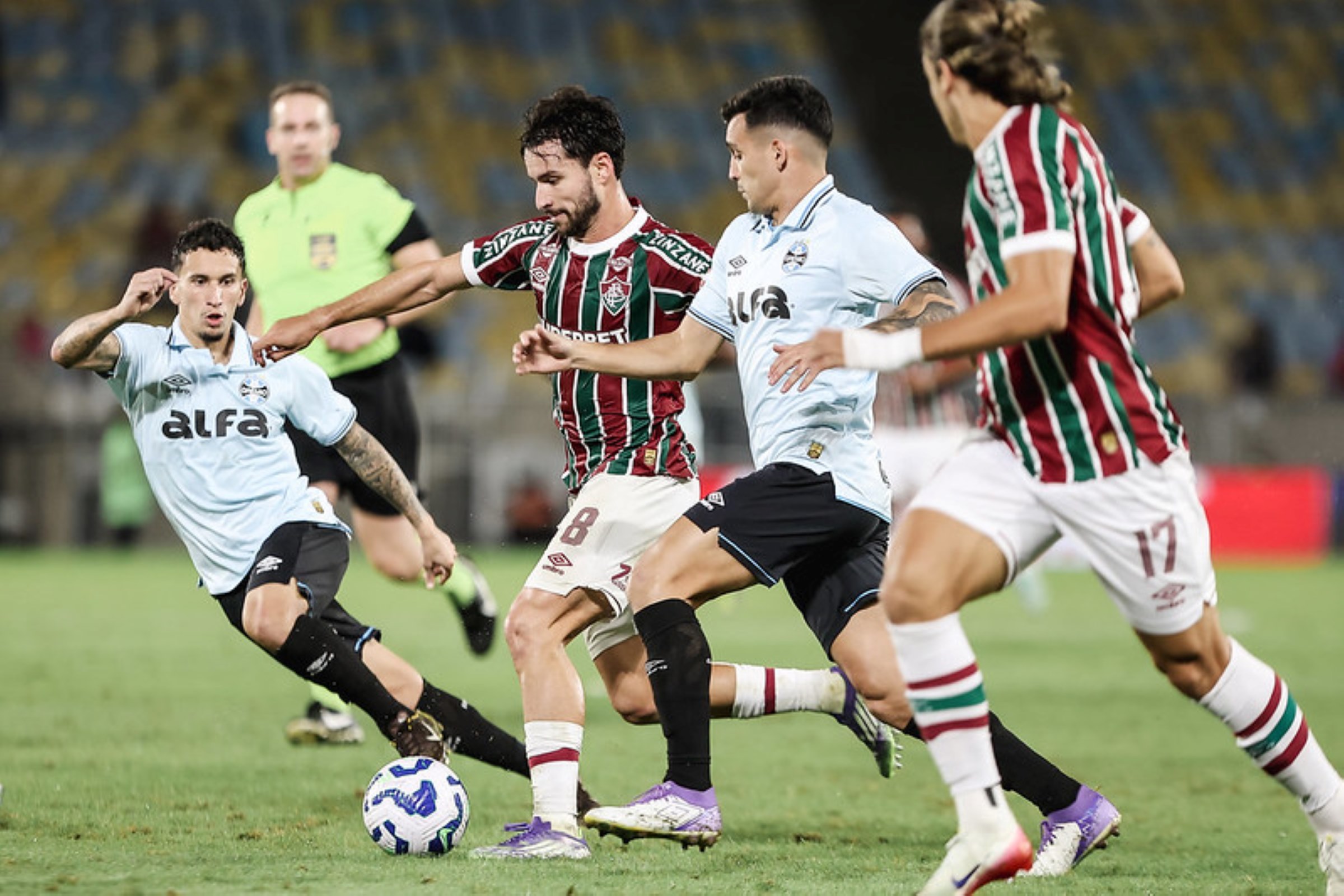 No Maracanã, Fluminense bate Grêmio e volta a vencer no Brasileirão