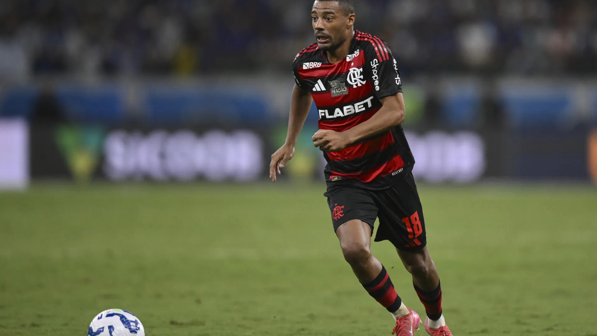 Flamengo defende a liderança do Brasileiro diante do Ceará na Arena Castelão