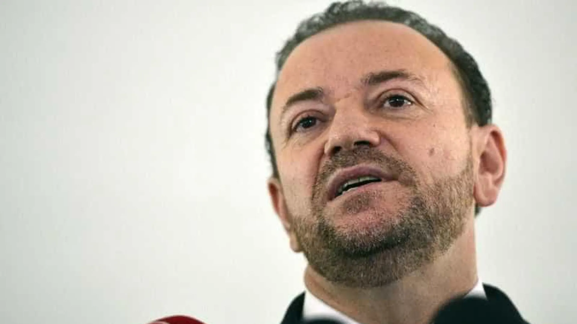 PT precisa se preparar para pós-Lula, diz novo presidente do partido ao tomar posse