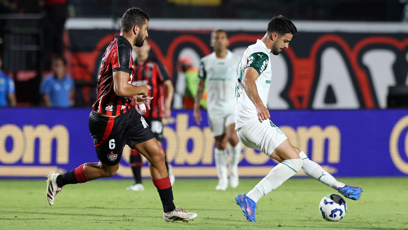 Com time reserva, Palmeiras busca e consegue empate contra Vitória
