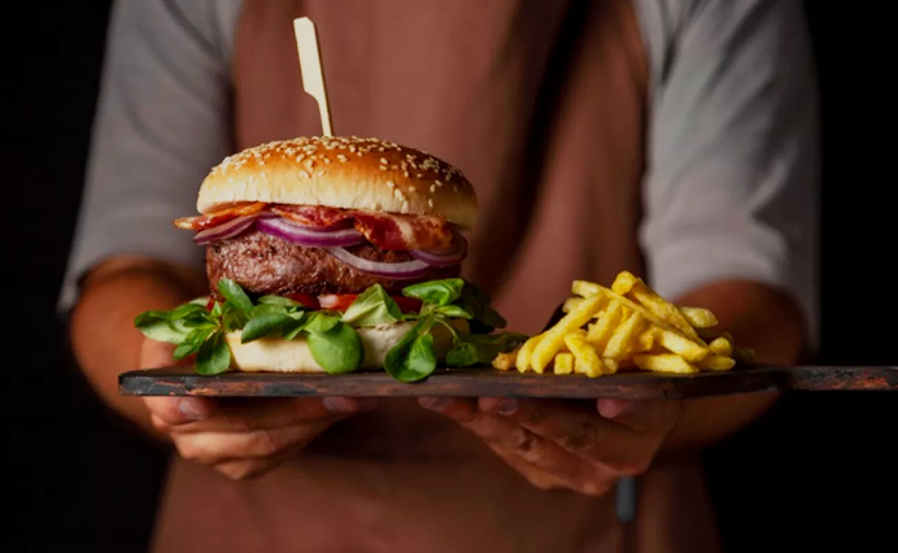 Restaurantes dos EUA preveem alta no preço de hambúrgueres com tarifa sobre carne brasileira