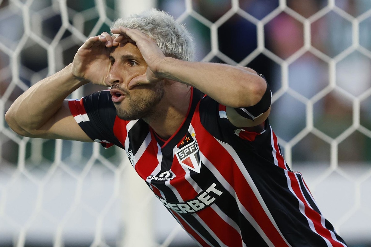 Calleri, do São Paulo, se manifesta após boatos de novo relacionamento