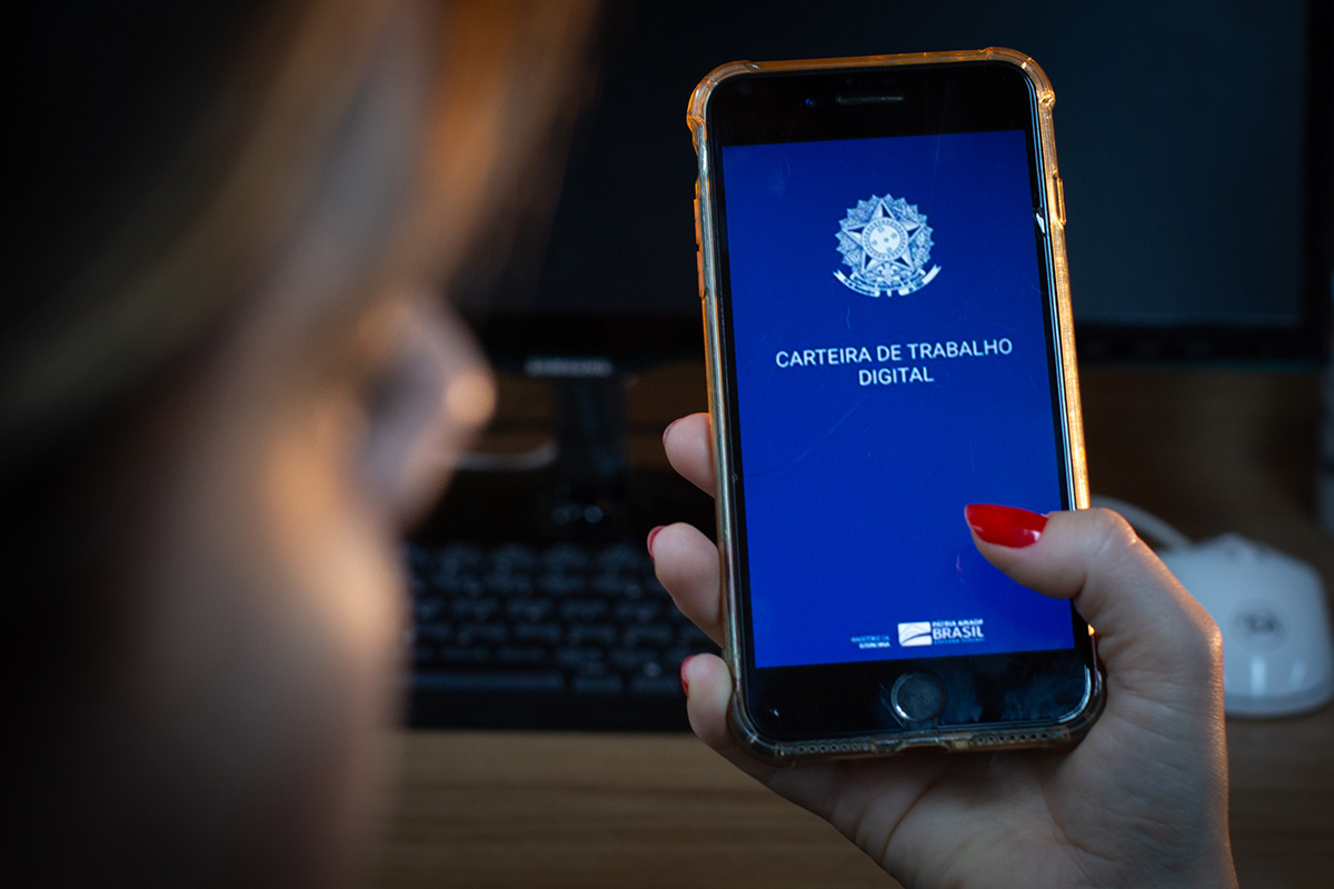 Caged: Brasil abriu 1,2 mi de vagas formais no primeiro semestre