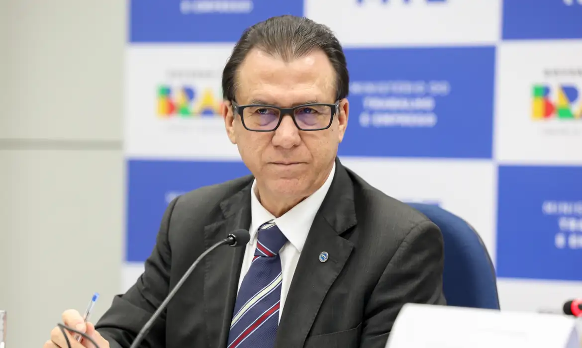 "O mundo não vai acabar", diz Luiz Marinho sobre tarifaço dos EUA