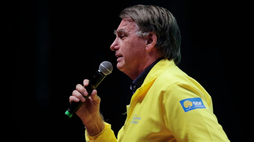 Leia posts que justificaram ordem de prisão domiciliar de Bolsonaro