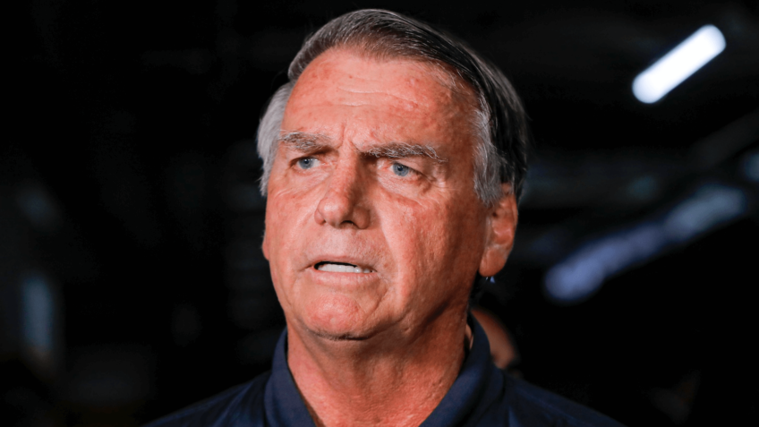 Prisão domiciliar de Bolsonaro vira meme nas redes