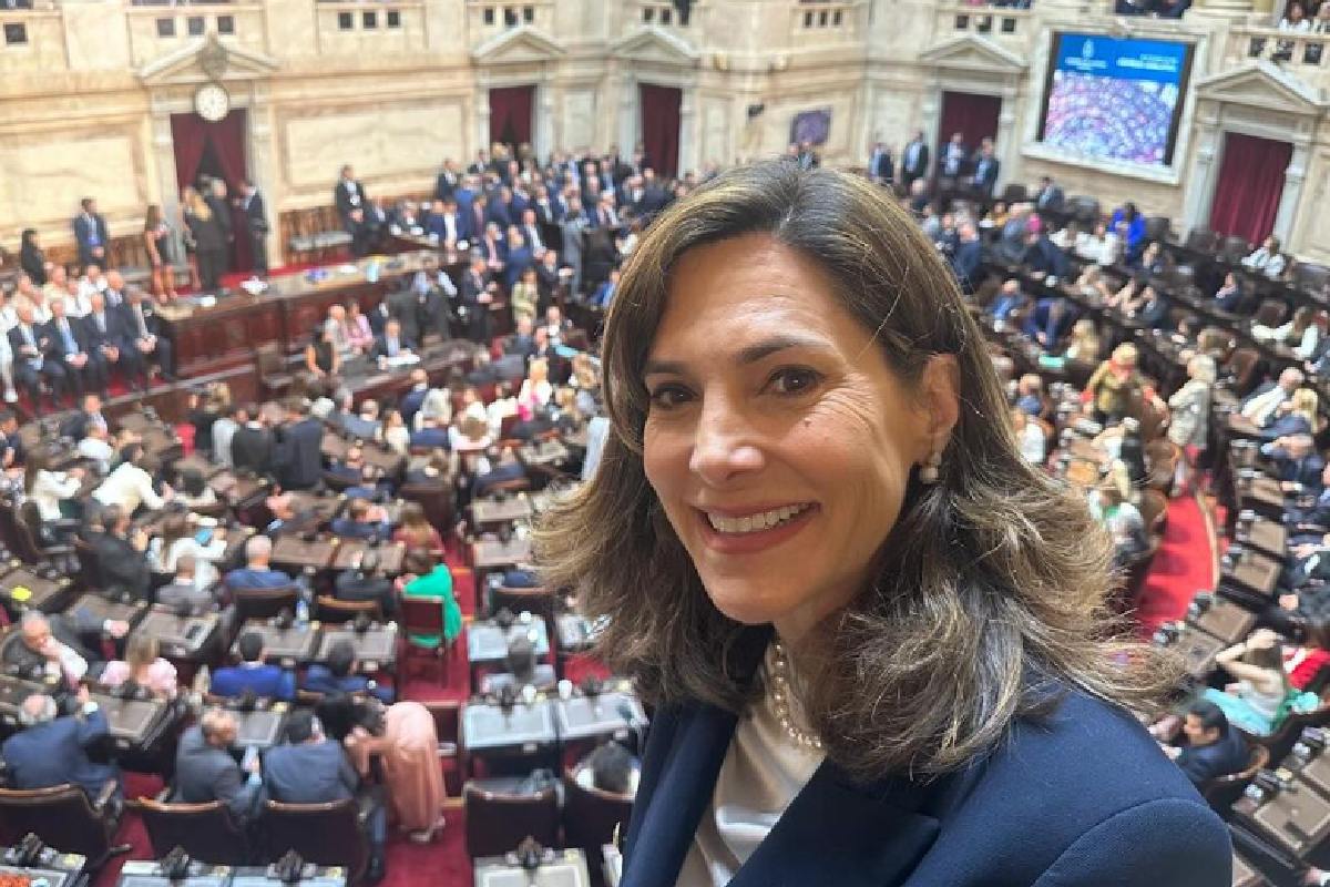 Deputada republicana defende Bolsonaro e ataca Moraes nas redes