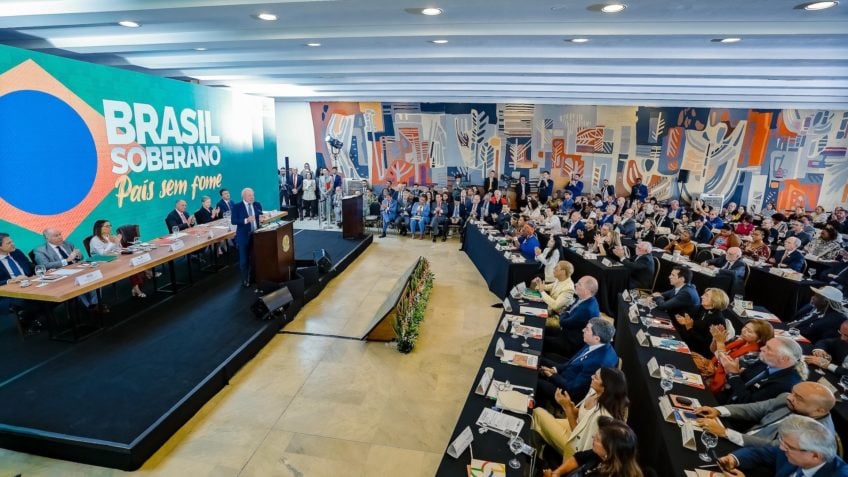 Após acordo com EUA, Europa fechar com o Mercosul é glória, diz Lula