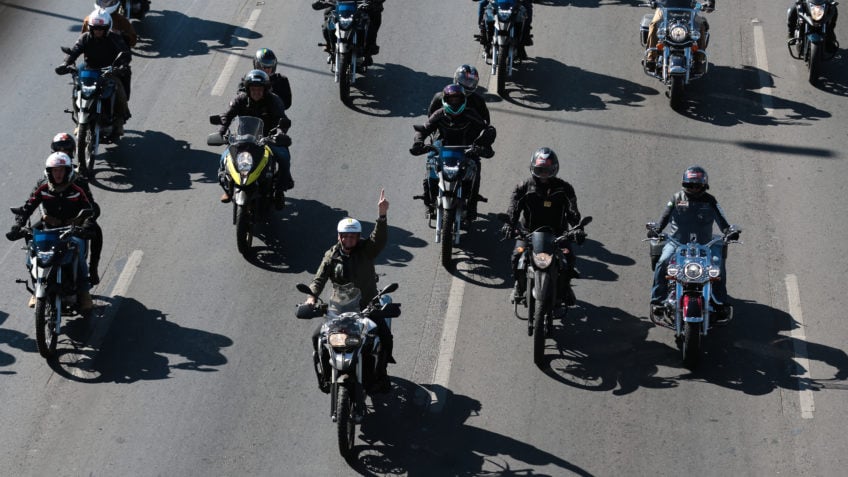 Oposição organiza motocarreata contra Moraes na av. Paulista