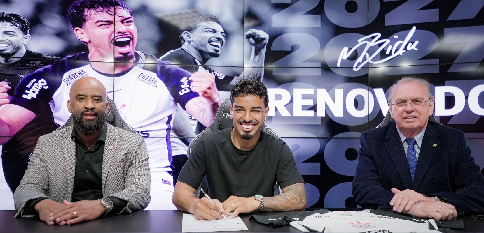 Corinthians anuncia renovação de titular às vésperas de Derby decisivo