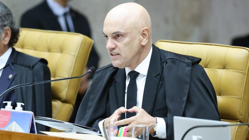 Moraes determina acareação entre Cid e Marcelo Câmara