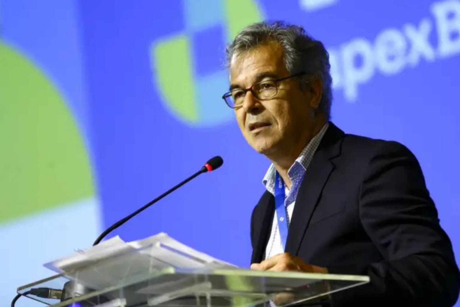 Presidente da Apex cobra Tarcísio a “escolher lado” em tarifaço