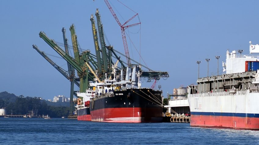 Balança comercial tem superavit de US$ 7,1 bi em julho