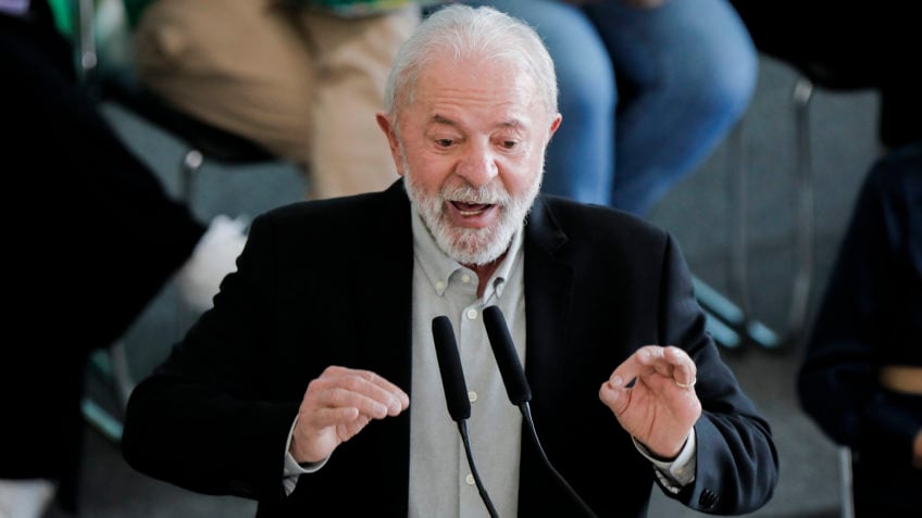Se big techs não quiserem regulação, que saiam do Brasil, diz Lula