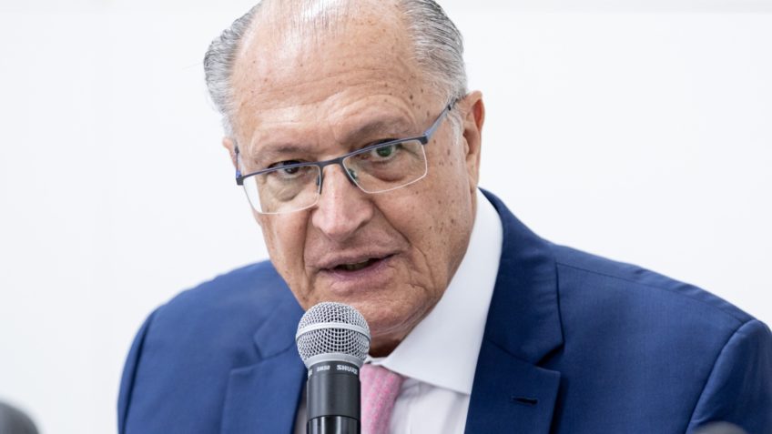 Alckmin sinaliza levar a prefeitos pacote anti-tarifaço nesta semana
