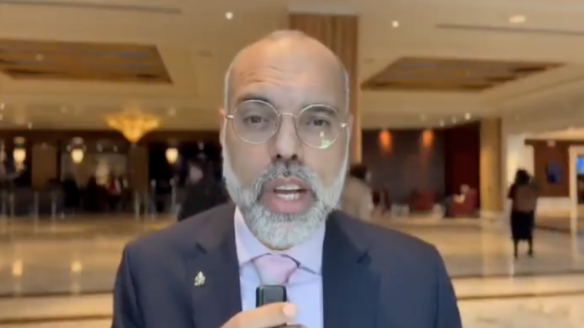 Allan dos Santos chama Tarcísio de "frouxo" e "cúmplice de Moraes"