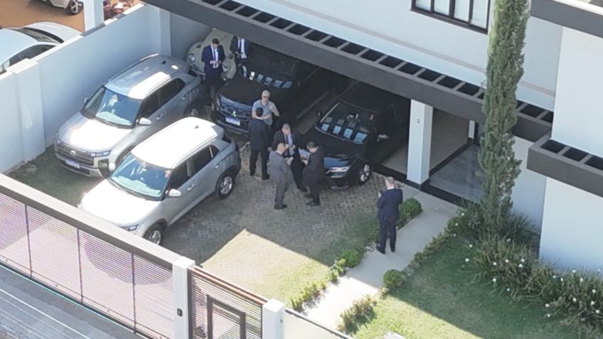 Preso em casa, Bolsonaro já recebeu ao menos 15 pedidos de visita