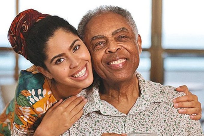 Bela Gil relembra relação com Gilberto Gil na adolescência