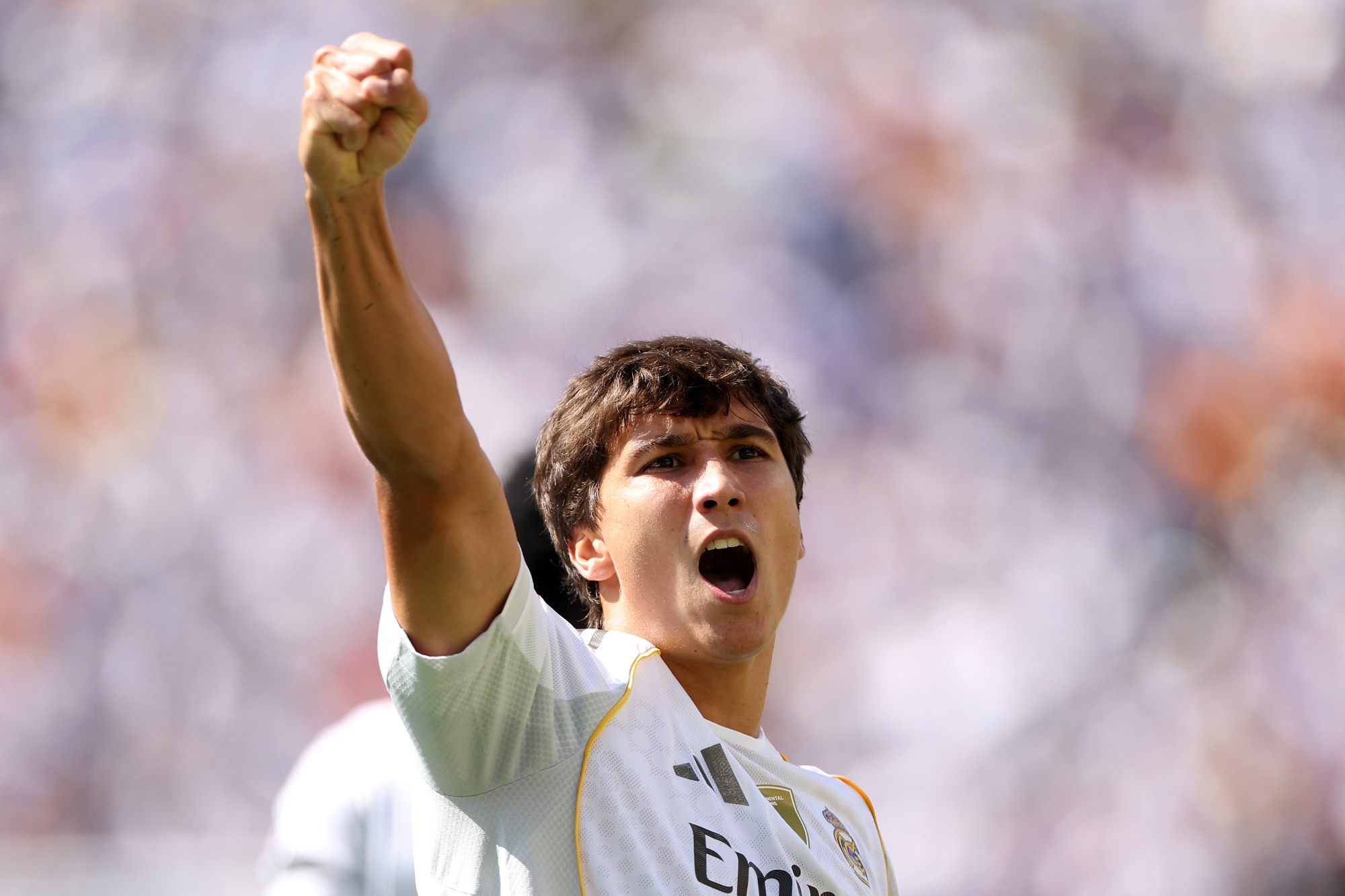 Real Madrid renova contrato com joia da base; confira