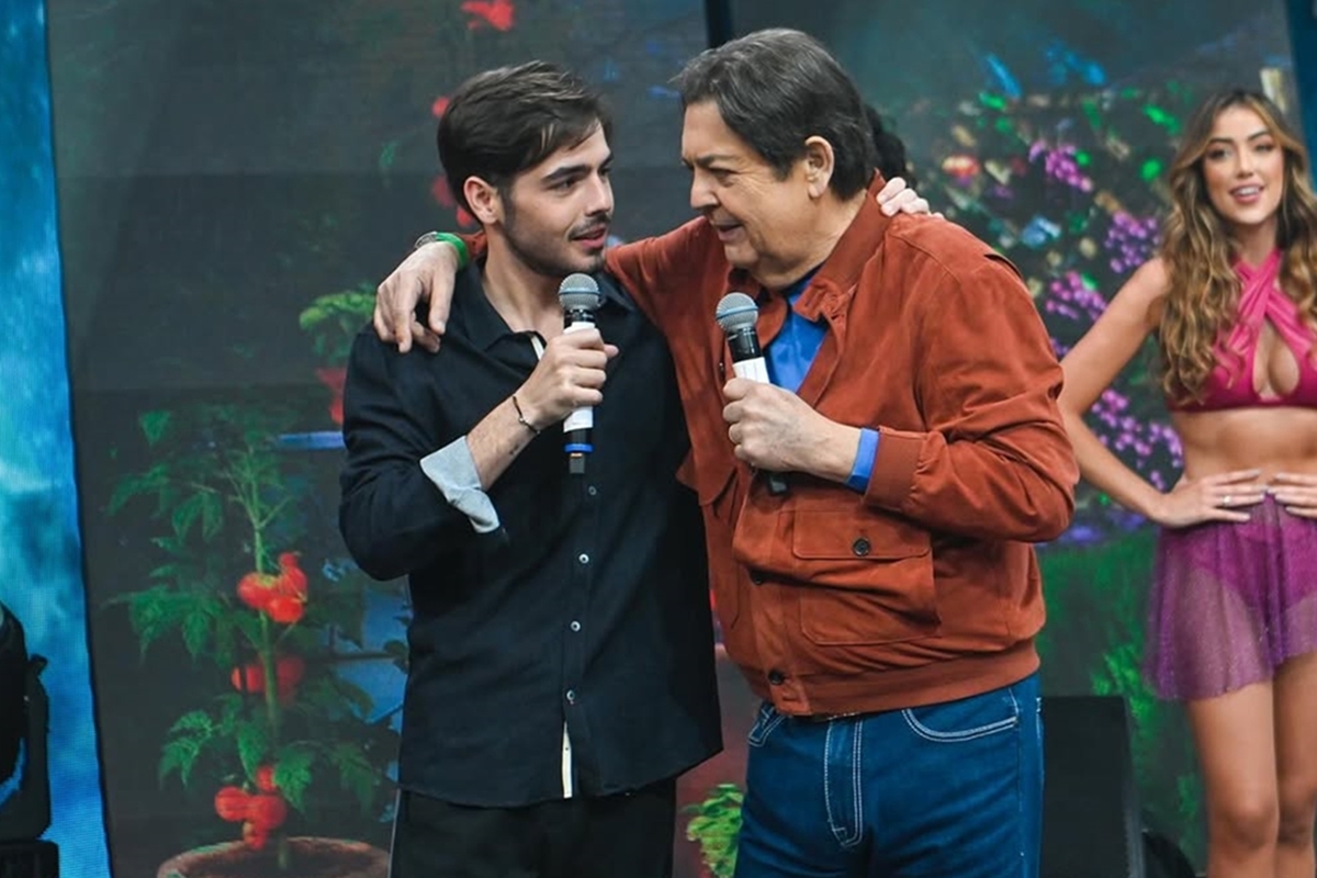 João Silva faz homenagem a Faustão antes de estrear programa no SBT