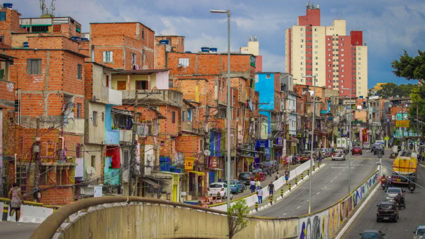 3,28 mi vivem em áreas precárias na Grande São Paulo, diz Fapesp