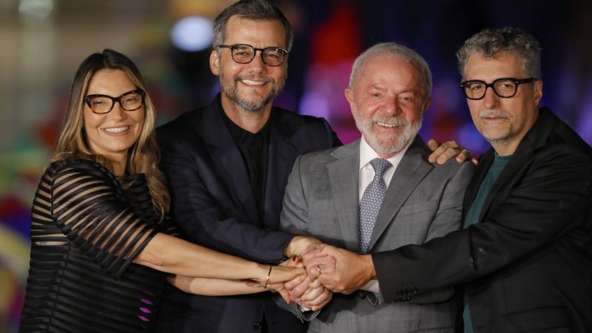 Lula diz que sessão no Cine Alvorada é “prêmio Brasil soberano”