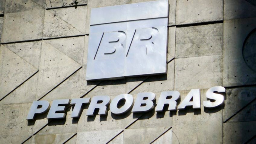 Petrobras reverte prejuízo e tem lucro de R$ 26,7 bilhões 