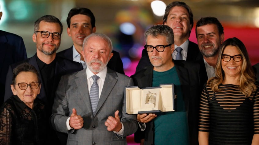 Lula recebe equipe de "O Agente Secreto" no Alvorada