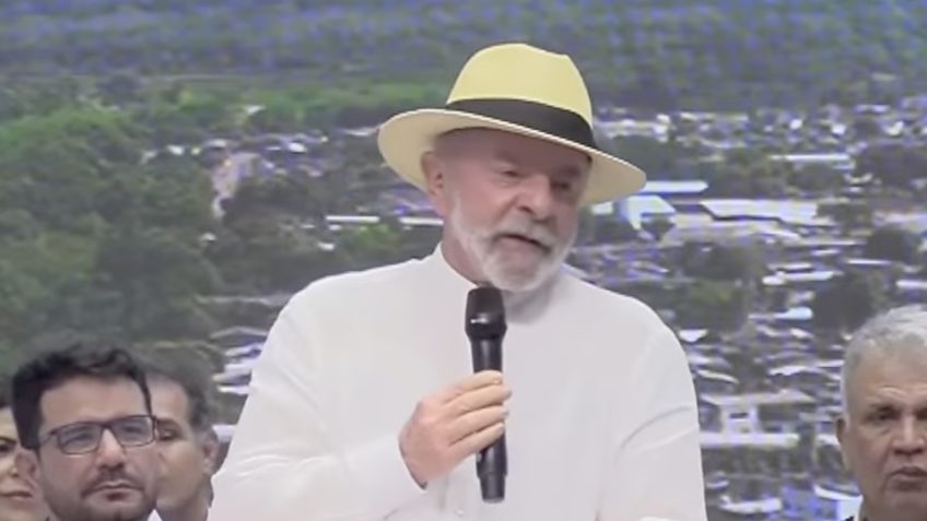 Lula defende impeachment a deputados que tentaram travar Congresso
