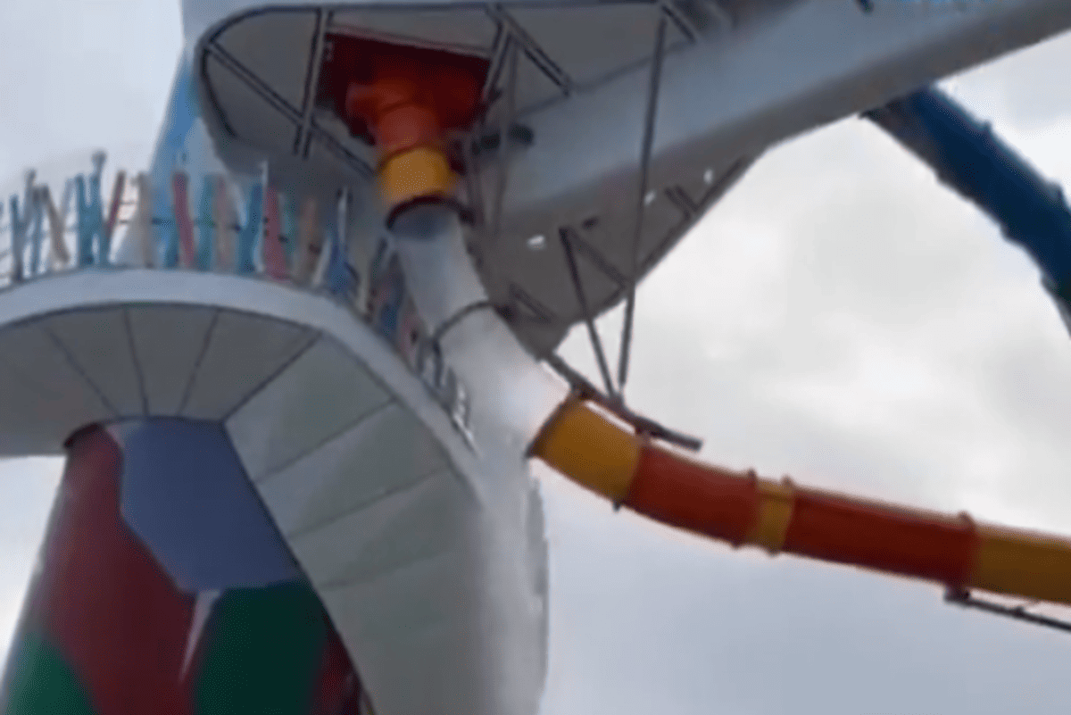 Acidente em toboágua deixa ferido e inunda área de navio de luxo