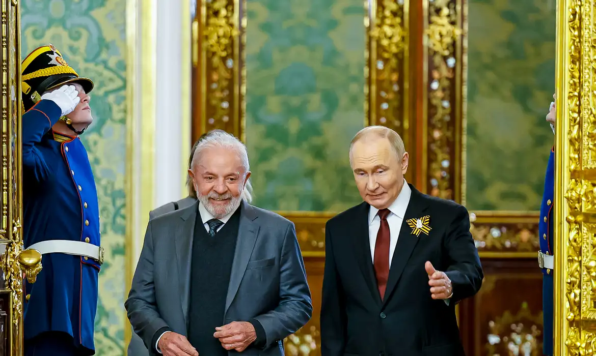 Lula recebe ligação de Putin e conversa sobre guerra na Ucrânia