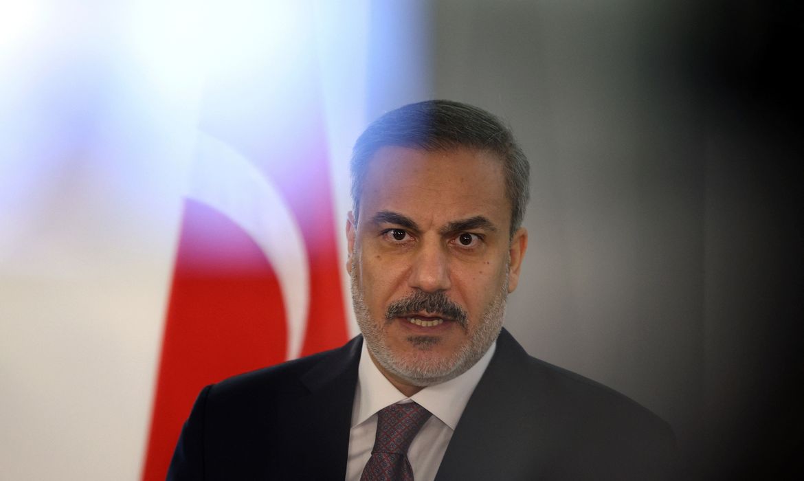 Turquia diz que países muçulmanos devem se unir contra tomada de Gaza