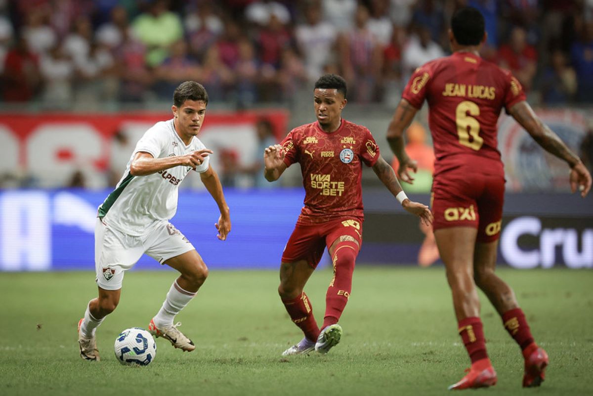 Brasileirão: Em jogo de seis gols, Bahia e Fluminense apenas empatam