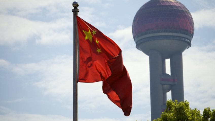 Alto diplomata da China é detido para interrogatório, diz WSJ