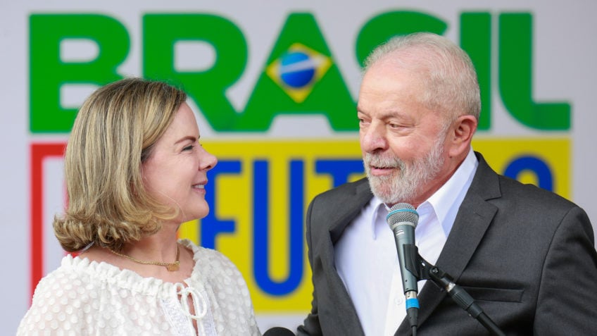 Lula adota estratégia top-down e mira chefes partidários por apoio