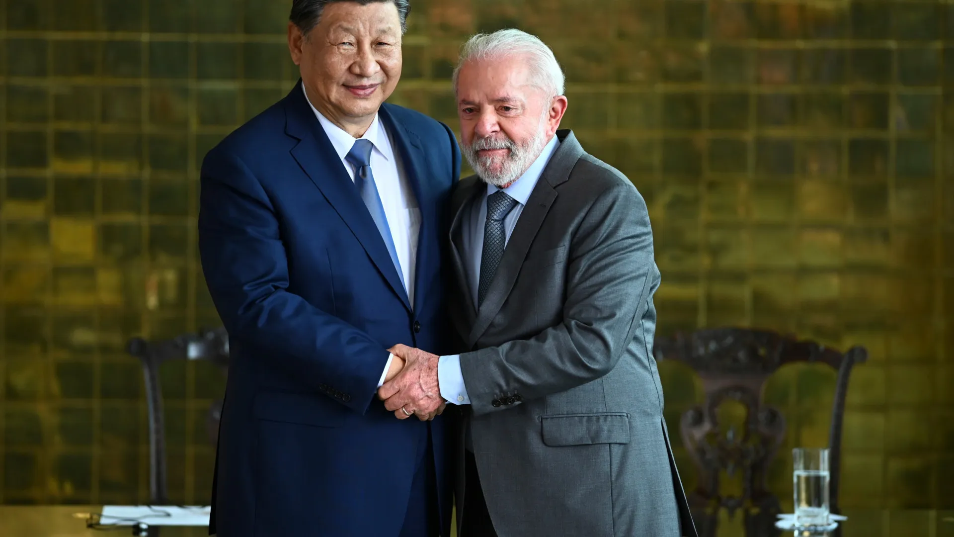 Em telefonema, Lula e Xi discutem 'parceria estratégica bilateral' entre o Brasil e a China