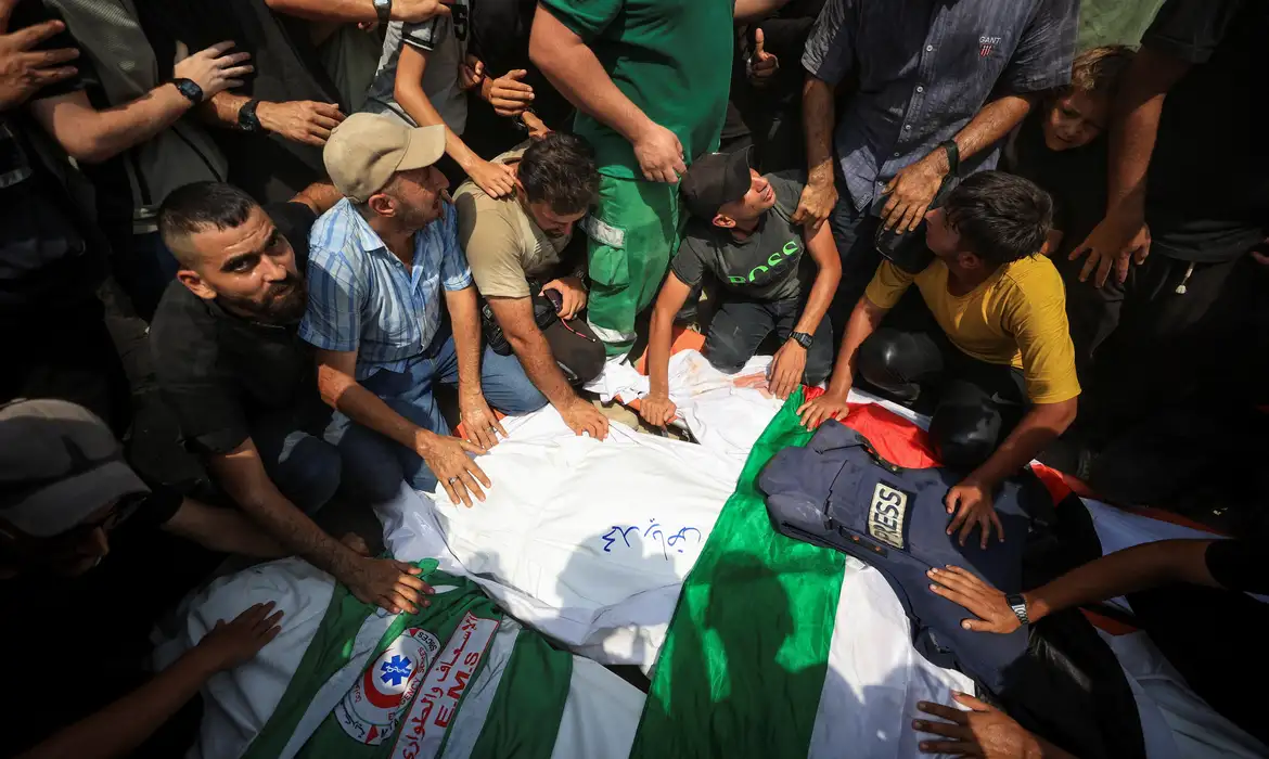 UE condena assassinato de jornalistas em Gaza; ONU cobra investigação