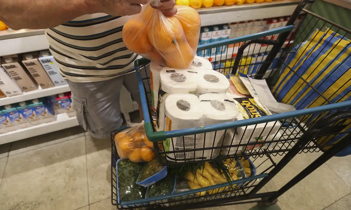 Inflação fecha julho em 0,26%; alimentos caem pela segundo mês seguido