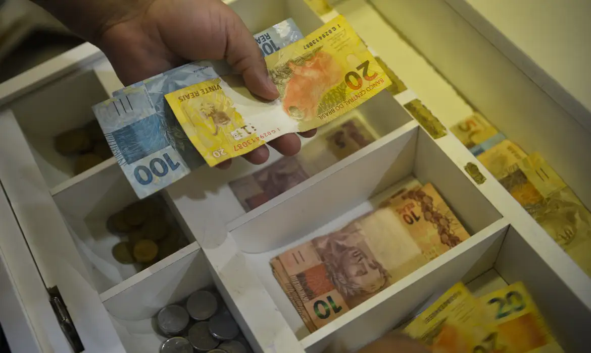 INPC soma 5,13% em 12 meses e apresenta cinco quedas seguidas