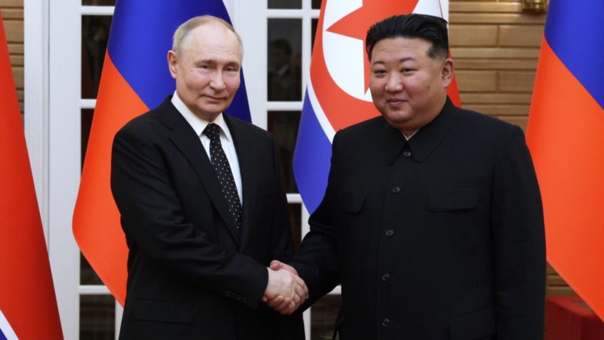 Putin e Kim Jong-un conversam sobre encontro com Trump