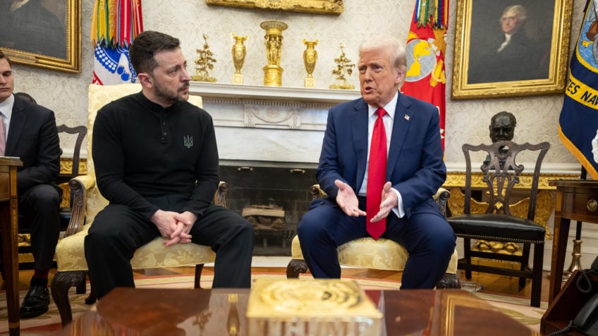 Trump fará chamada com Zelensky antes de reunião com Putin