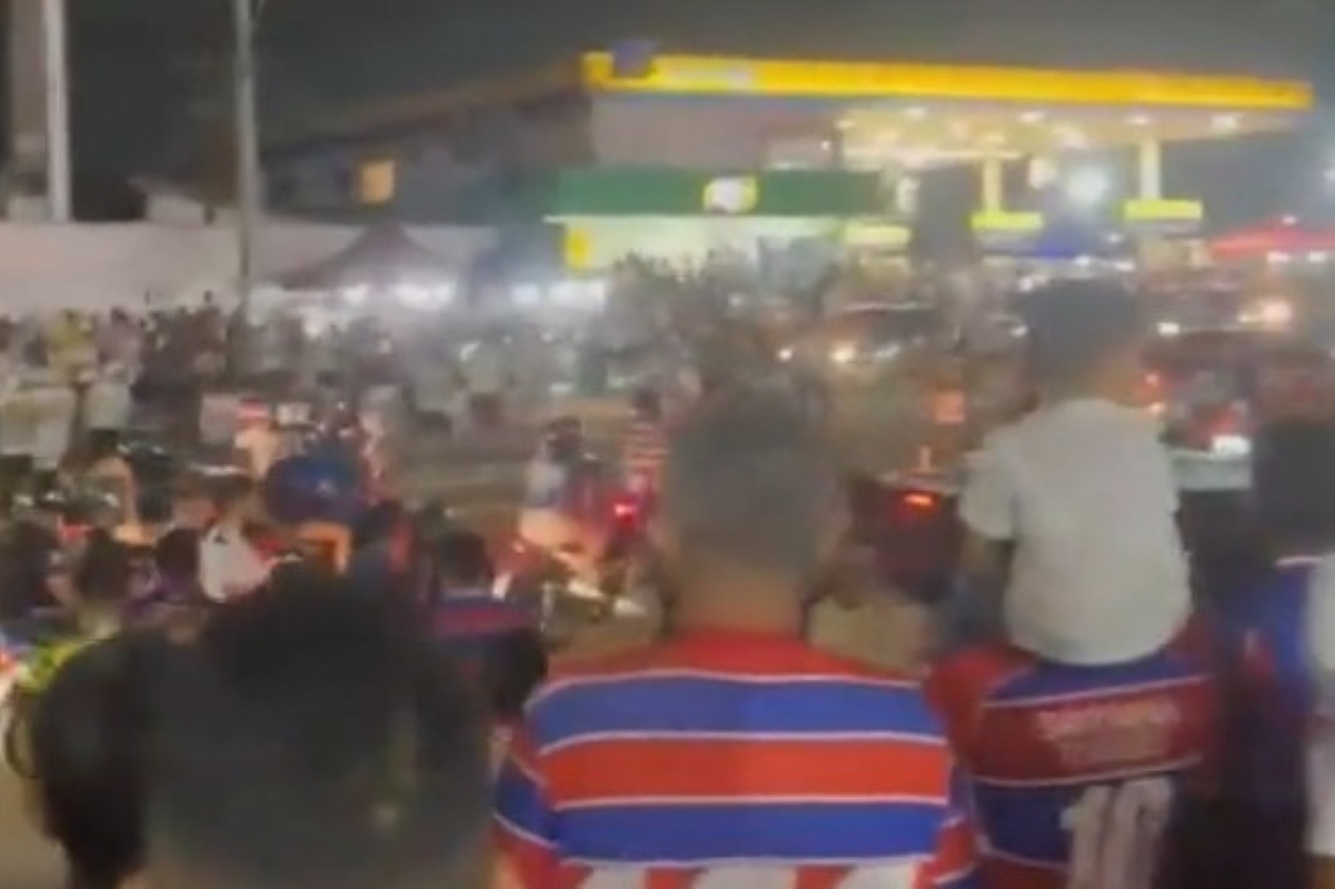 Torcedores do Fortaleza brigam após jogo na Libertadores. Assista