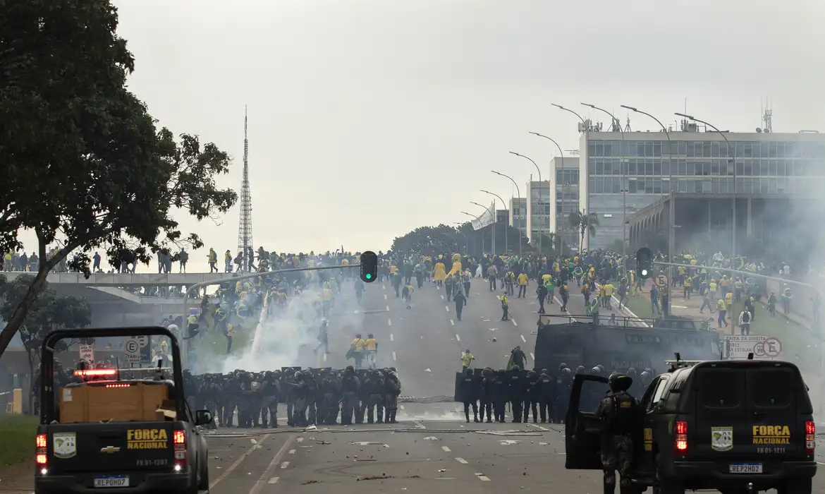 STF responsabilizou 1.190 pessoas por atos antidemocráticos de 2023