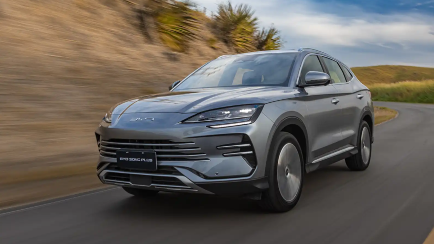 Vendas de carros elétricos crescem 27% no mundo em 2025