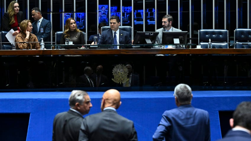 Senado aprova 7 indicados de Lula para tribunais, conselhos e agências
