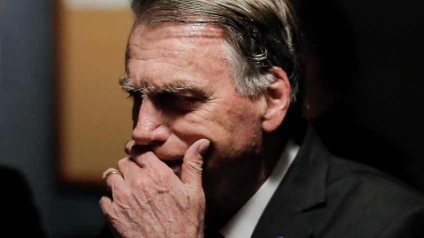 Bolsonaro nega ter participado tentativa de golpe e pede absolvição