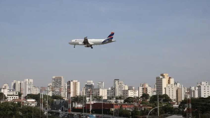 Serviços variam 0,3% em junho na série com ajuste sazonal